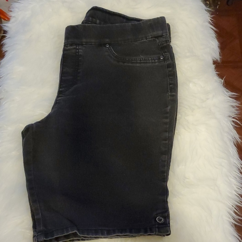 Basic Editions Faded Blk Bermuda Shorts